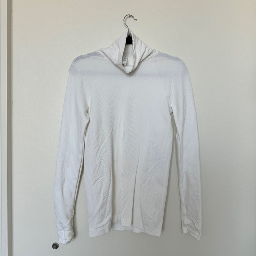 Athleta White Long sleeve Turtleneck T-Shirt
